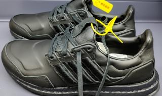 阿迪达斯ultraboost